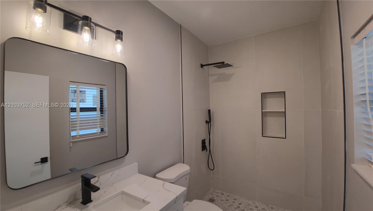 En Venta: $849,888 (4 camas, 3 baños, 2822 Pies cuadrados)