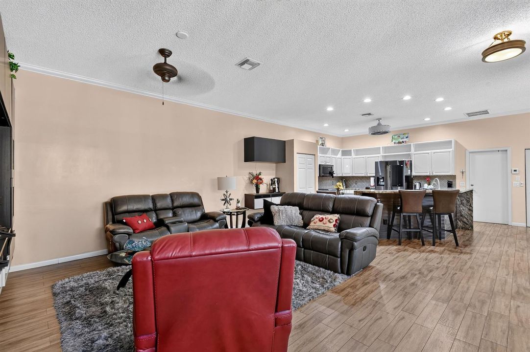 176OrangeDr(26)