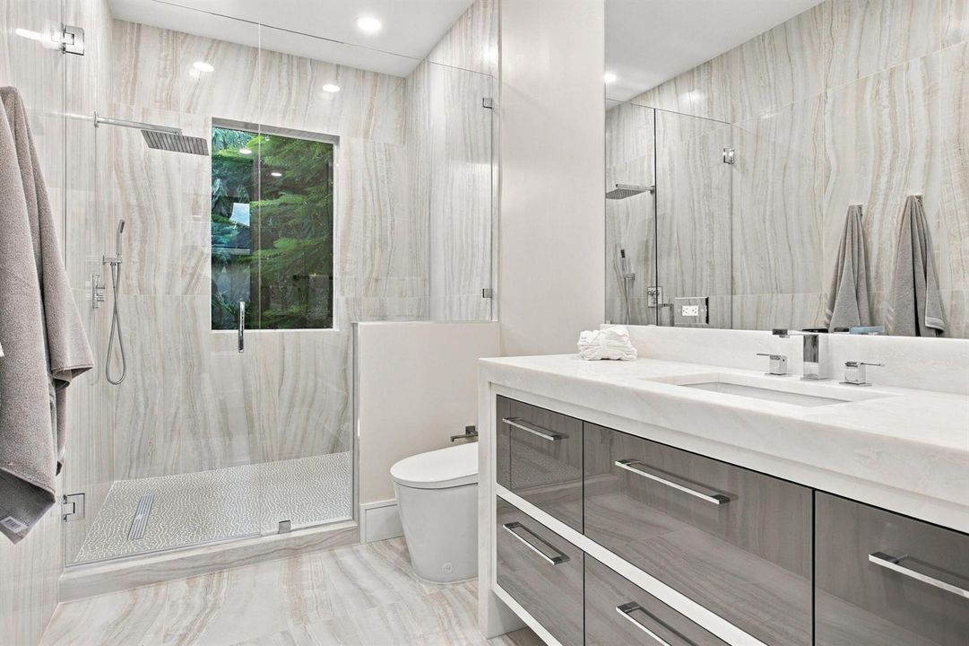 Primary His Bathroom