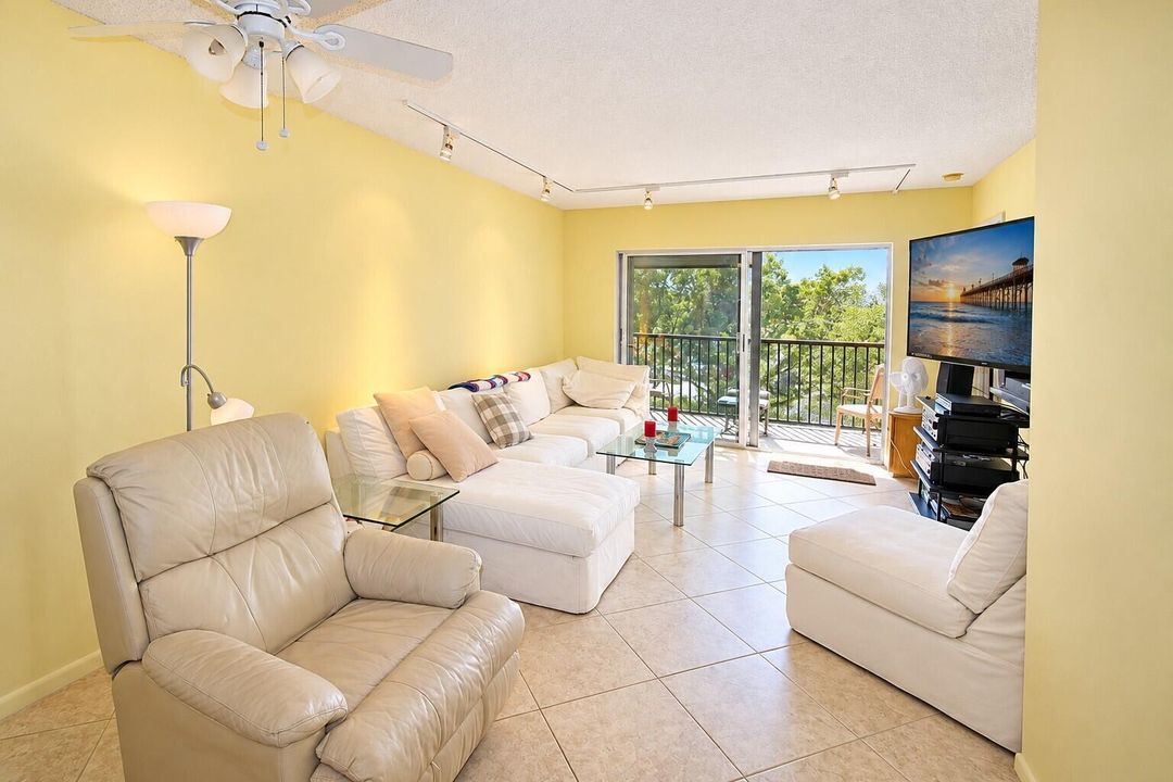 Bright Modern Living Room with Balcony V