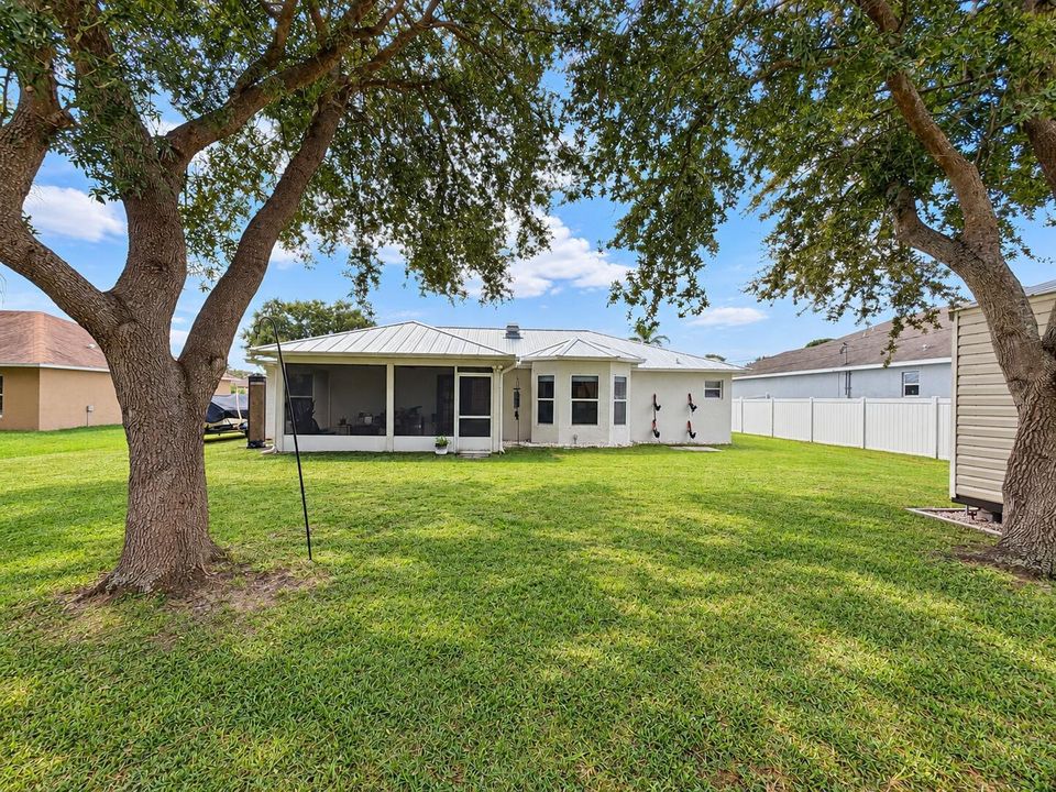 rear of home oaks