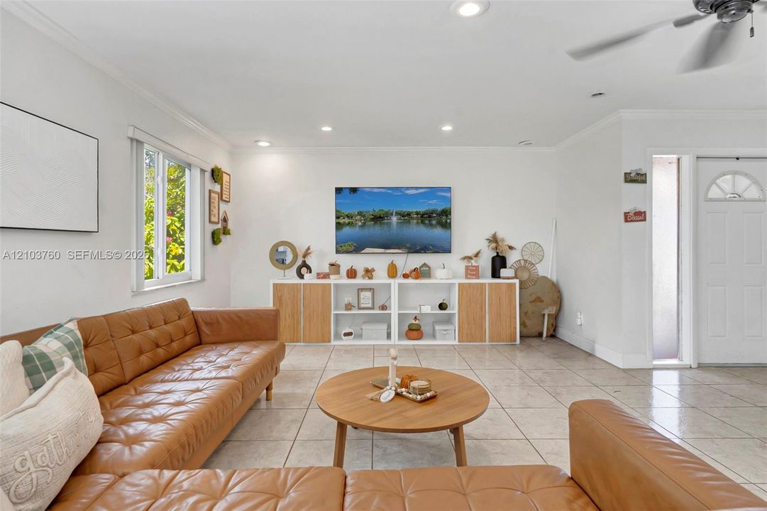 For Sale: $400,000 (3 beds, 2 baths, 1482 Square Feet)