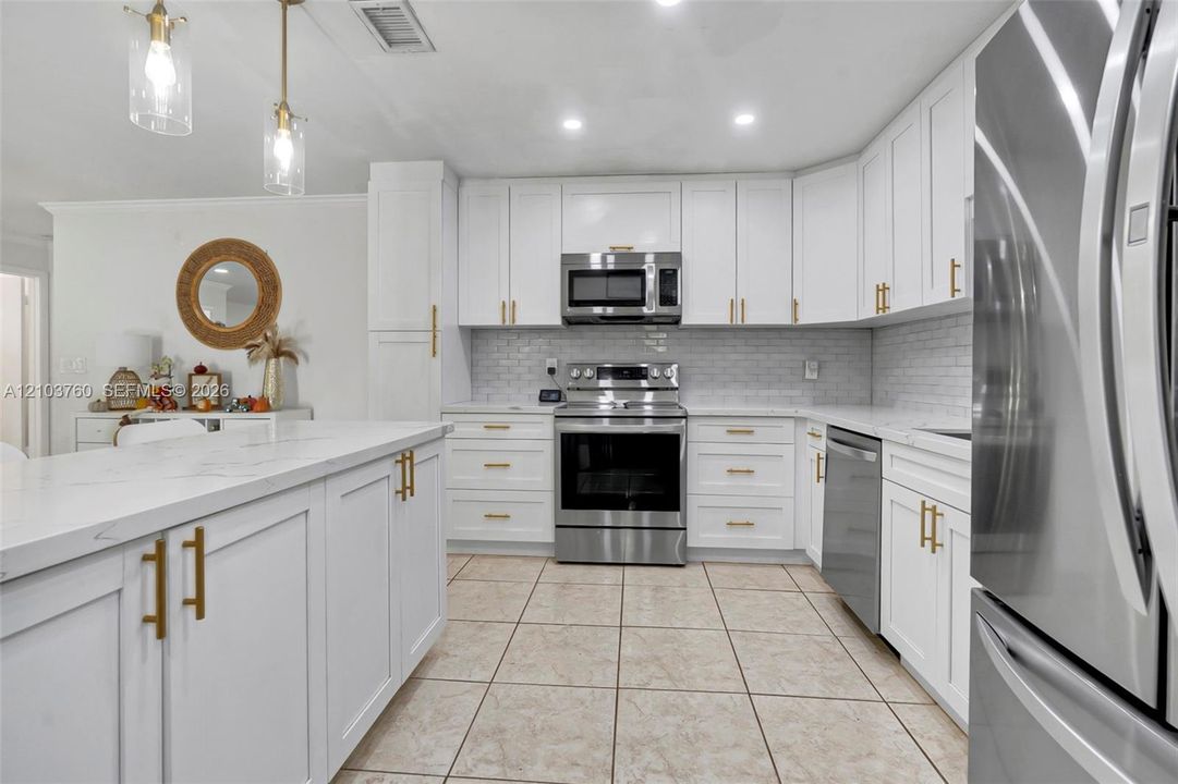 For Sale: $400,000 (3 beds, 2 baths, 1482 Square Feet)