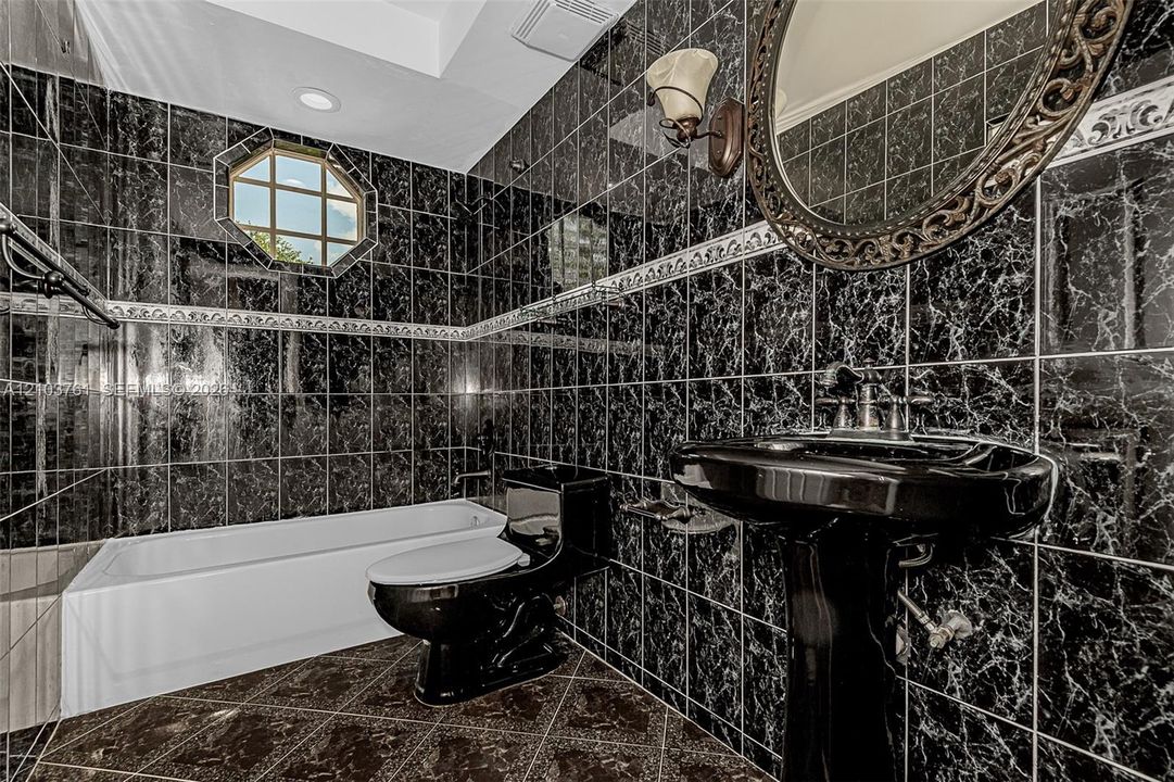 В аренду: $4,500 (4 спален, 2 ванн, 1857 Квадратных фут)