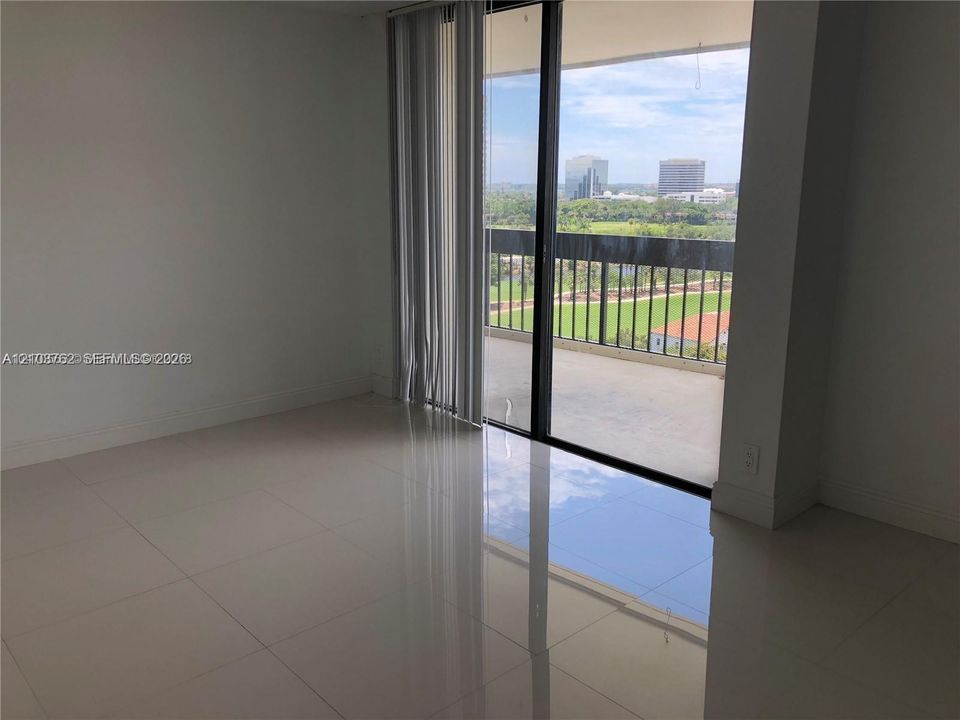 For Rent: $2,200 (2 beds, 2 baths, 1206 Square Feet)