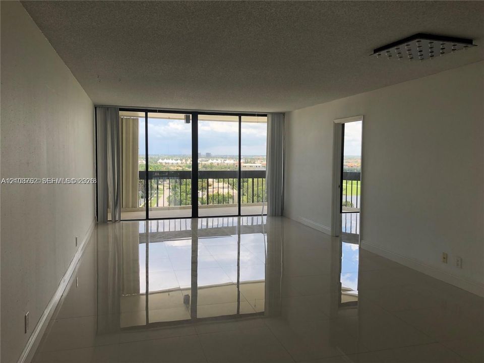 For Rent: $2,200 (2 beds, 2 baths, 1206 Square Feet)