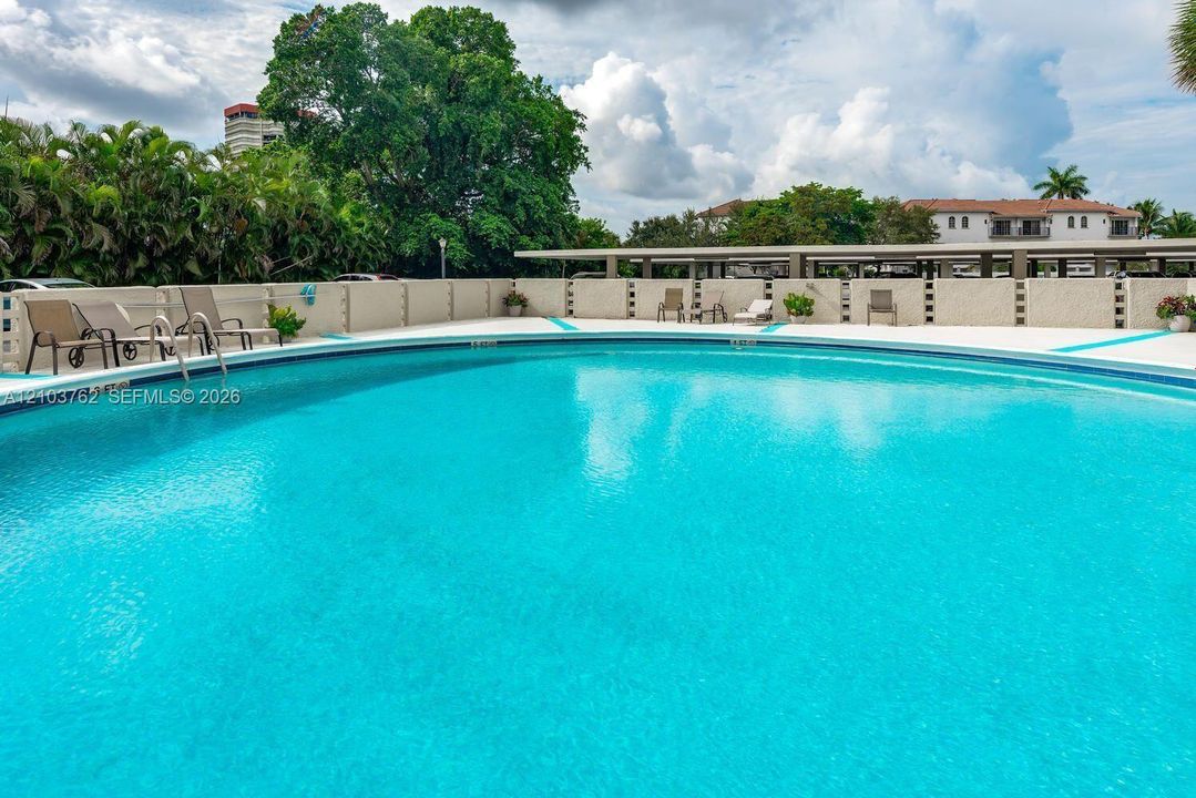 For Rent: $2,200 (2 beds, 2 baths, 1206 Square Feet)
