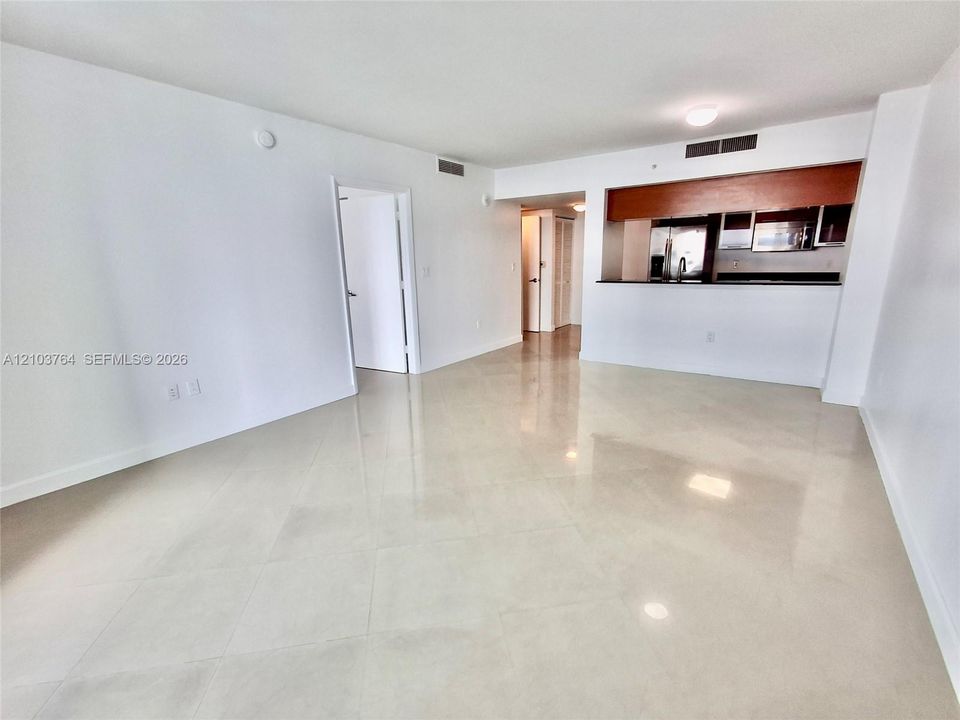 В аренду: $2,800 (1 спален, 1 ванн, 839 Квадратных фут)