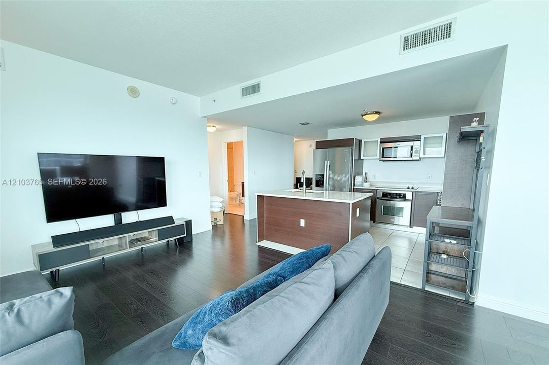 В аренду: $3,950 (2 спален, 2 ванн, 1180 Квадратных фут)