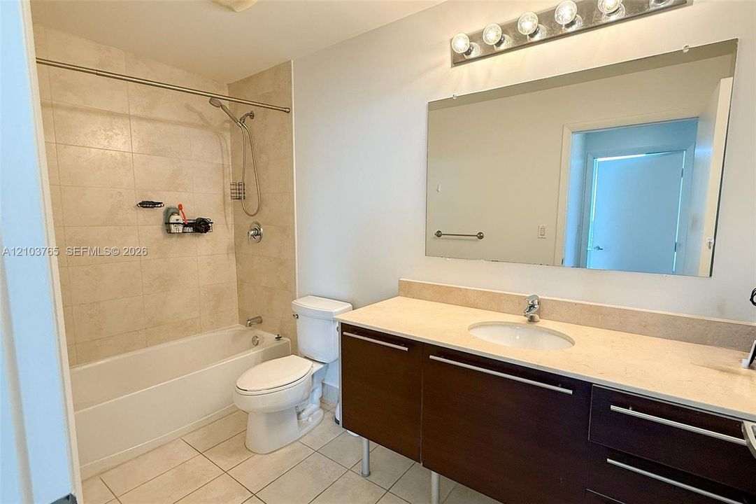 В аренду: $3,950 (2 спален, 2 ванн, 1180 Квадратных фут)