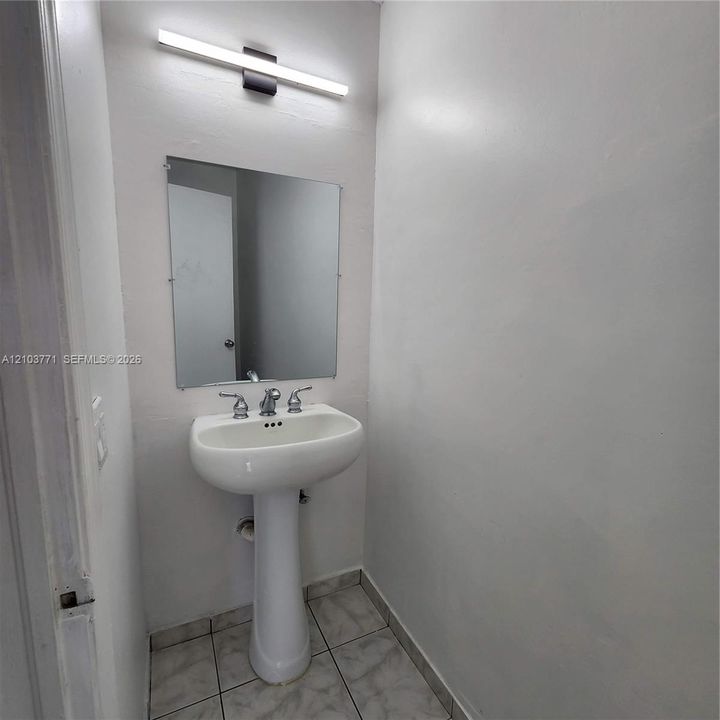 En Renta: $2,250 (2 camas, 1 baños, 1277 Pies cuadrados)