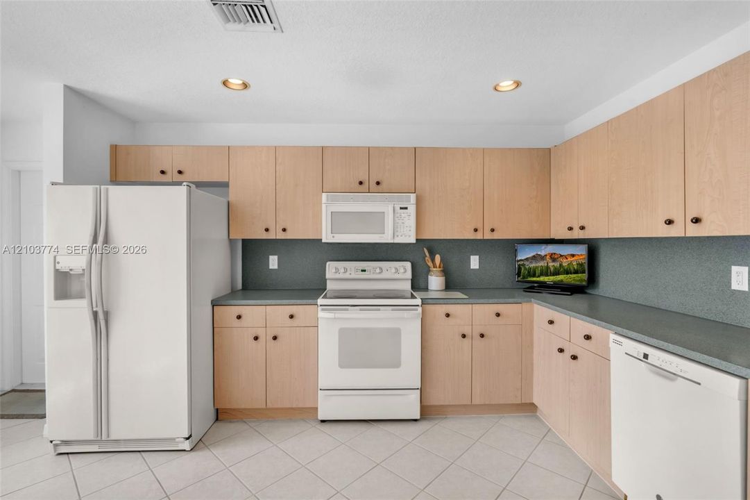 For Sale: $509,000 (2 beds, 2 baths, 1480 Square Feet)