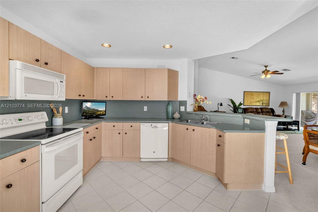 For Sale: $509,000 (2 beds, 2 baths, 1480 Square Feet)