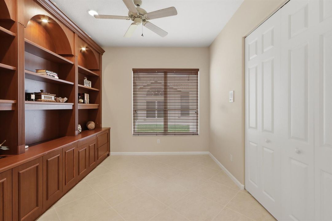 Den/Office/4th Bedroom
