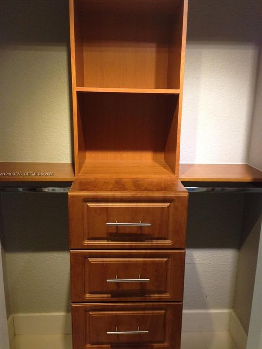 For Rent: $1,850 (1 beds, 1 baths, 763 Square Feet)