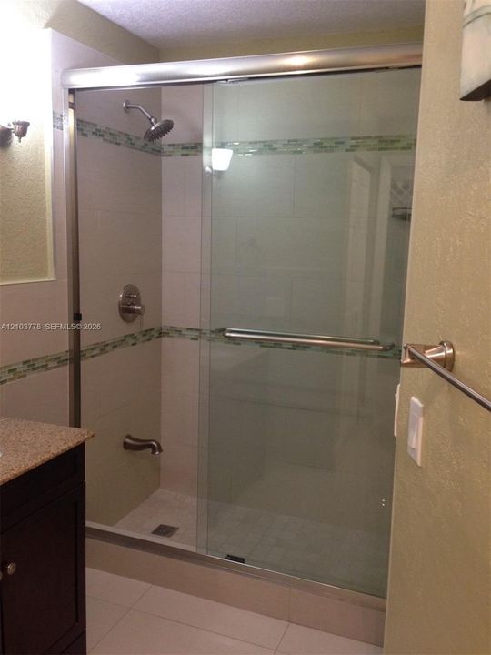 For Rent: $1,850 (1 beds, 1 baths, 763 Square Feet)