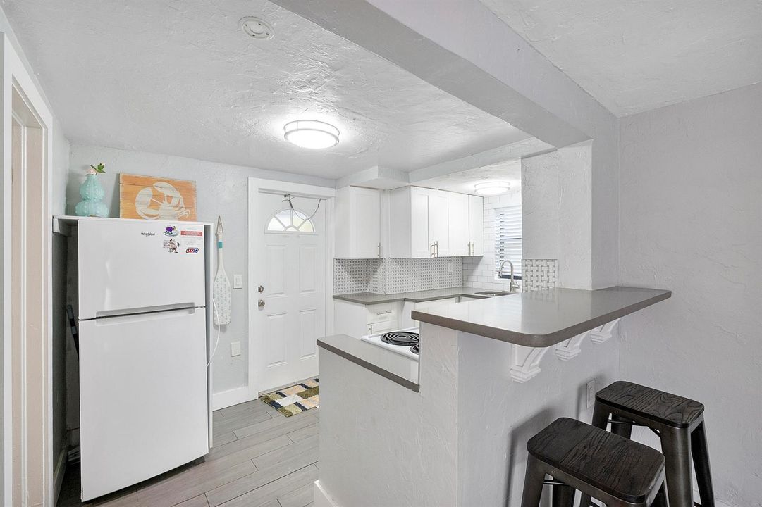 551 SW 13th Ave #3 3