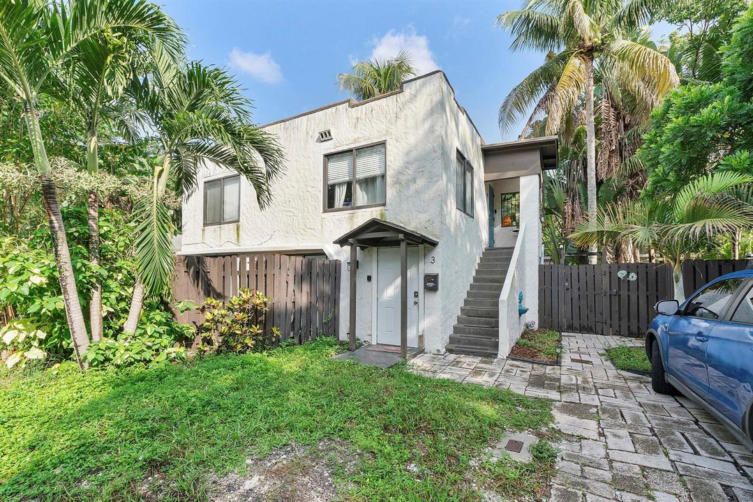 551 SW 13th Ave #3 13