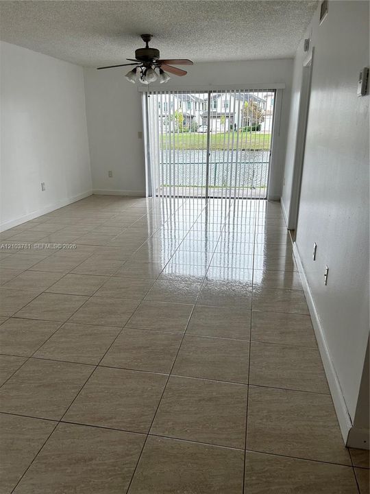 For Rent: $1,900 (1 beds, 1 baths, 770 Square Feet)