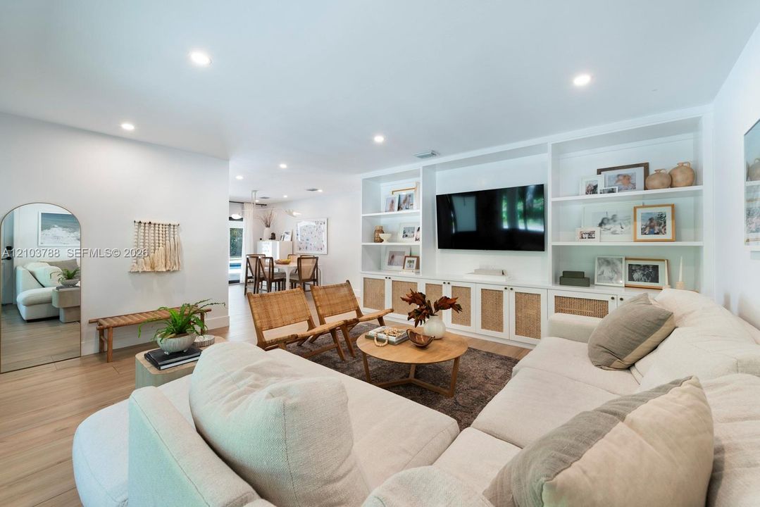 For Sale: $2,299,000 (4 beds, 3 baths, 1845 Square Feet)