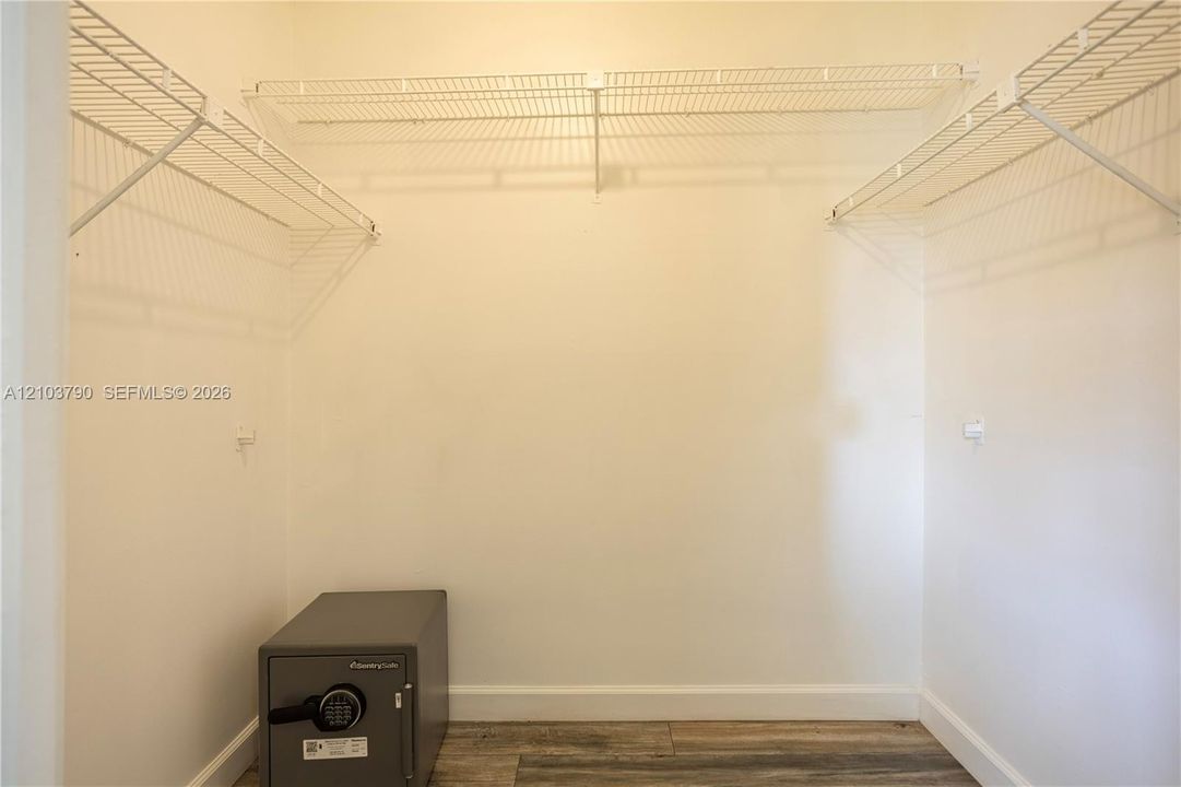В аренду: $2,500 (2 спален, 2 ванн, 1250 Квадратных фут)