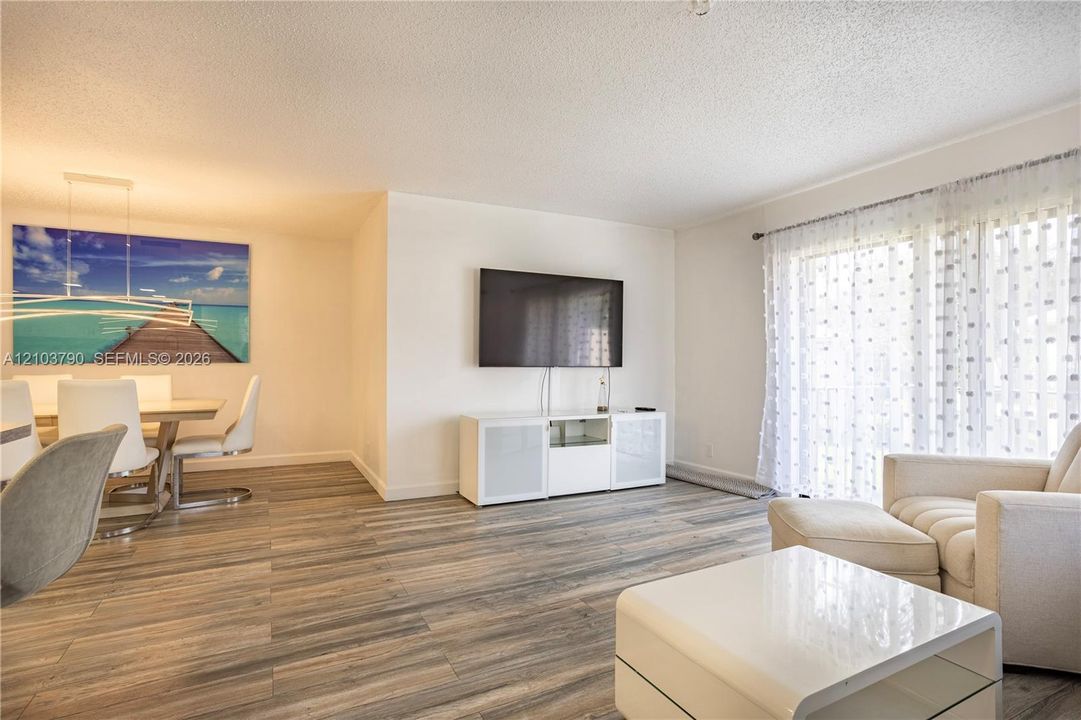 В аренду: $2,500 (2 спален, 2 ванн, 1250 Квадратных фут)