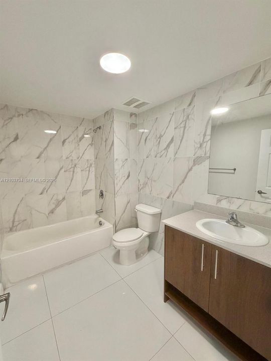 В аренду: $2,300 (1 спален, 1 ванн, 838 Квадратных фут)