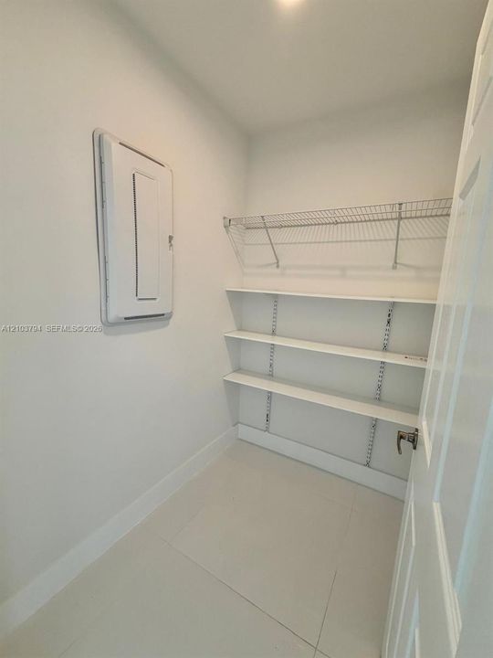 В аренду: $2,300 (1 спален, 1 ванн, 838 Квадратных фут)