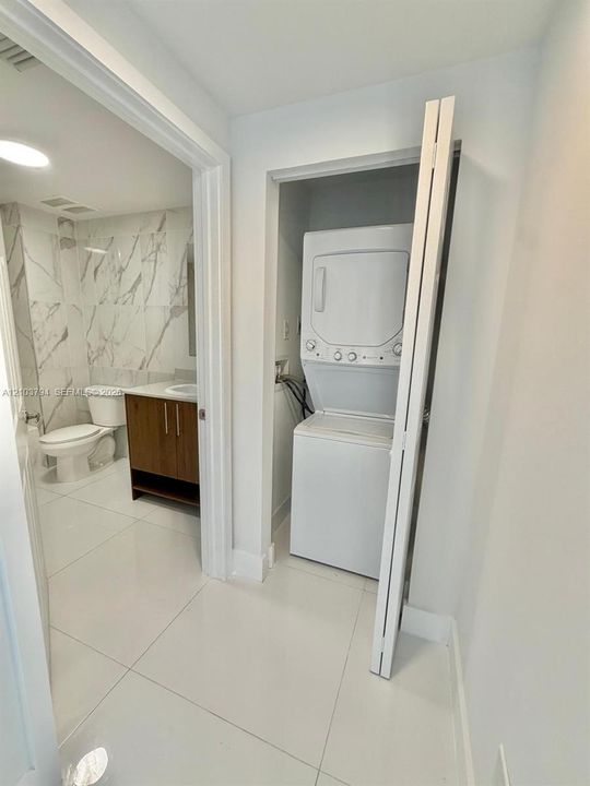 В аренду: $2,300 (1 спален, 1 ванн, 838 Квадратных фут)