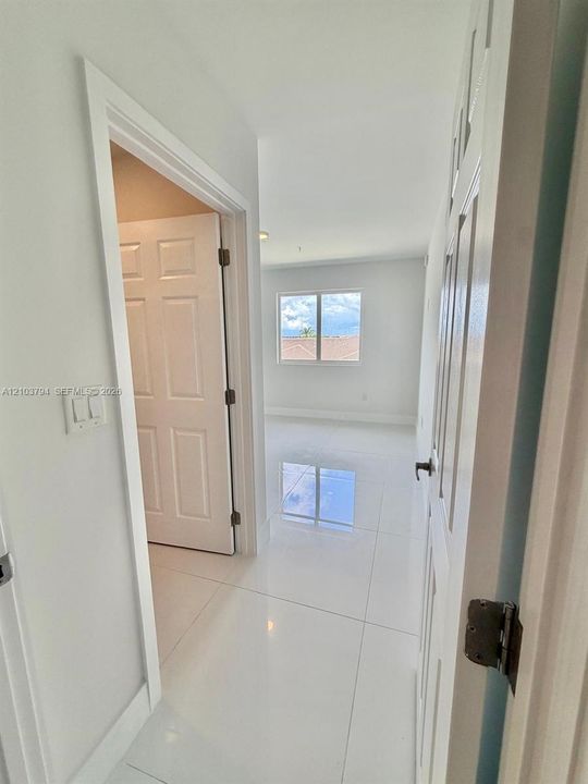 В аренду: $2,300 (1 спален, 1 ванн, 838 Квадратных фут)