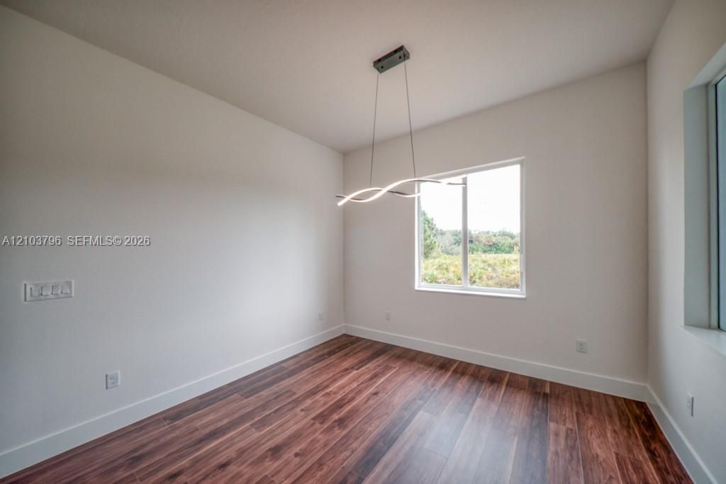 En Venta: $375,000 (3 camas, 2 baños, 1920 Pies cuadrados)