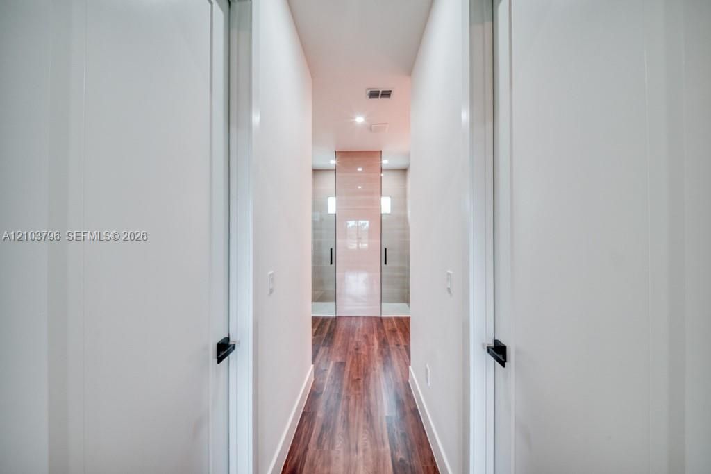 En Venta: $375,000 (3 camas, 2 baños, 1920 Pies cuadrados)
