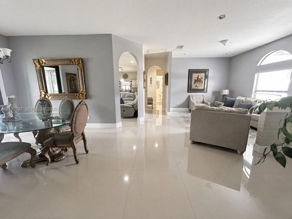 For Sale: $779,900 (4 beds, 2 baths, 2274 Square Feet)