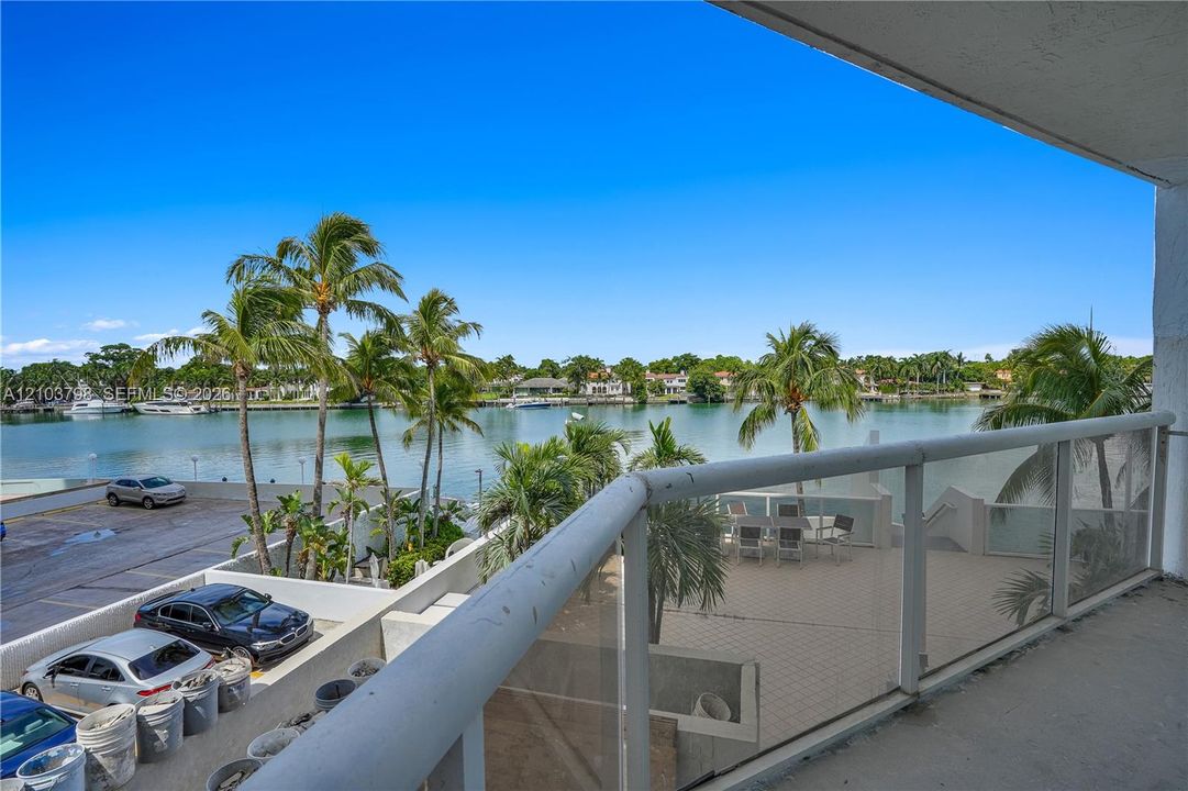 En Venta: $489,900 (2 camas, 2 baños, 908 Pies cuadrados)