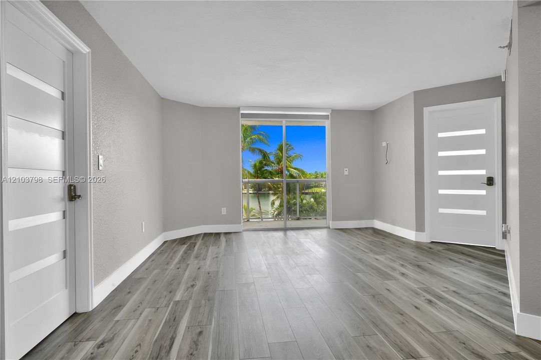 En Venta: $489,900 (2 camas, 2 baños, 908 Pies cuadrados)