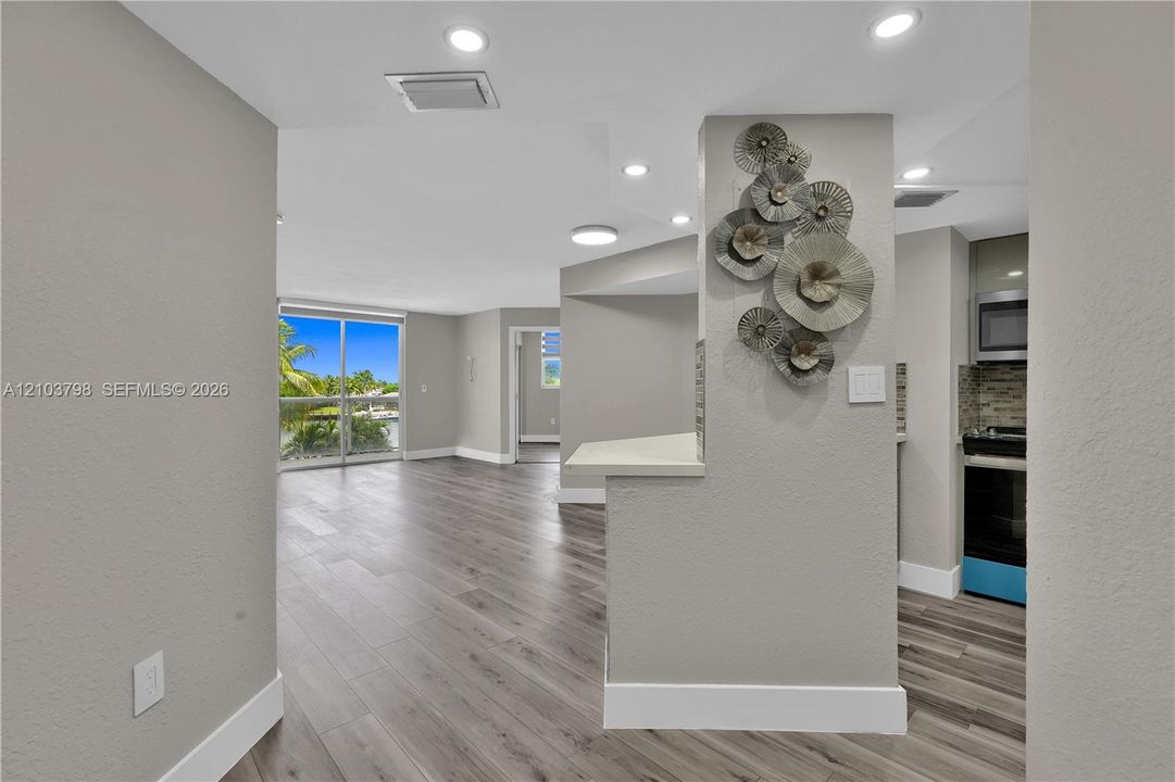 En Venta: $489,900 (2 camas, 2 baños, 908 Pies cuadrados)