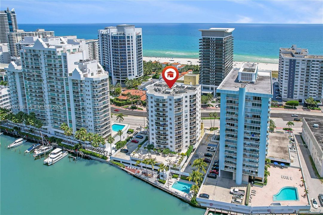 En Venta: $489,900 (2 camas, 2 baños, 908 Pies cuadrados)