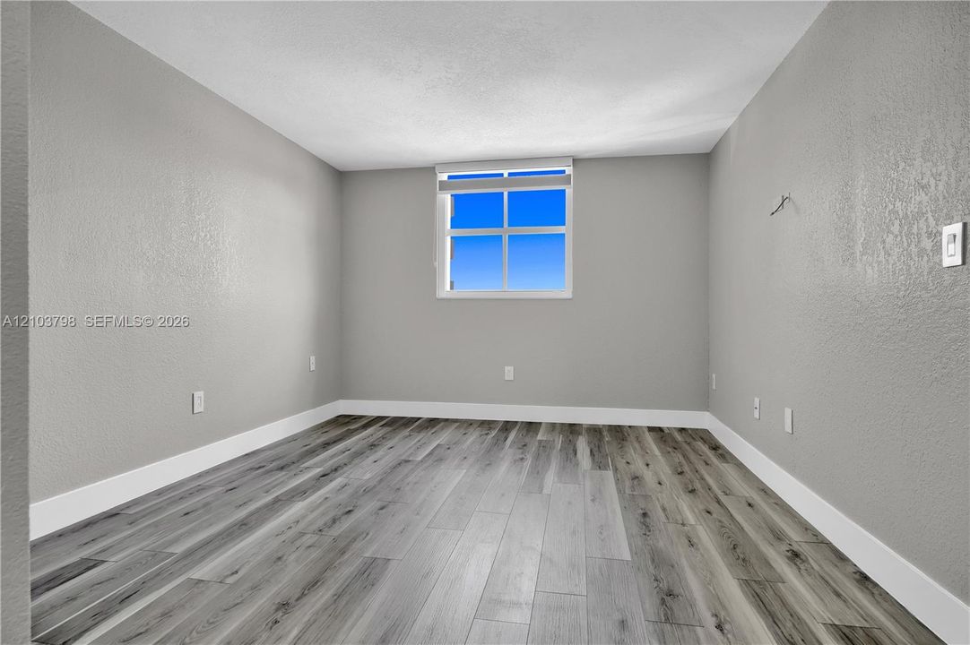 En Venta: $489,900 (2 camas, 2 baños, 908 Pies cuadrados)