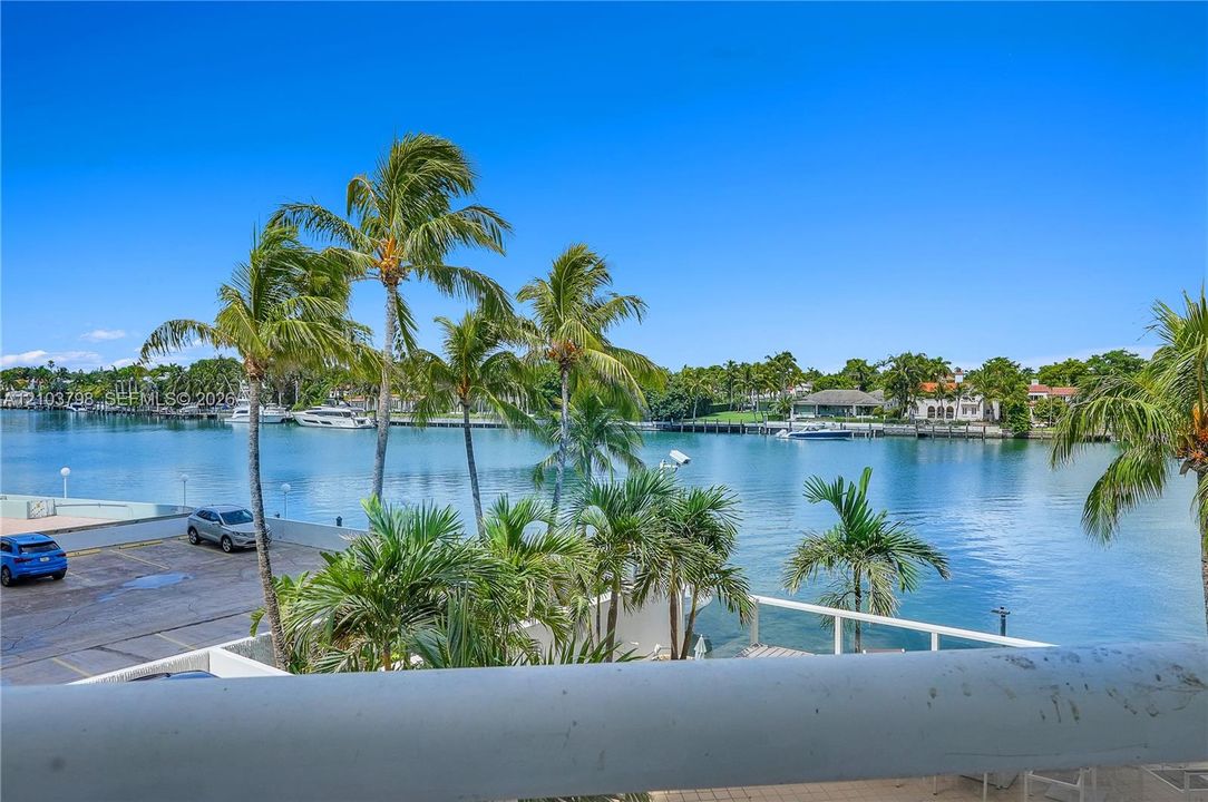 En Venta: $489,900 (2 camas, 2 baños, 908 Pies cuadrados)