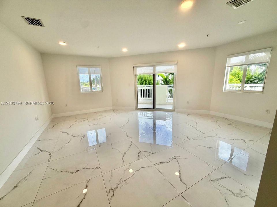 For Rent: $3,400 (3 beds, 2 baths, 1728 Square Feet)