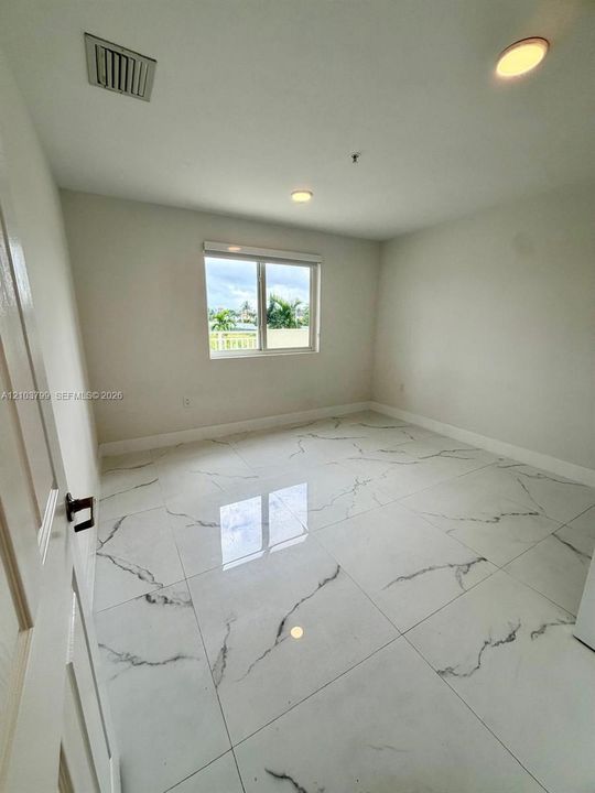 For Rent: $3,400 (3 beds, 2 baths, 1728 Square Feet)