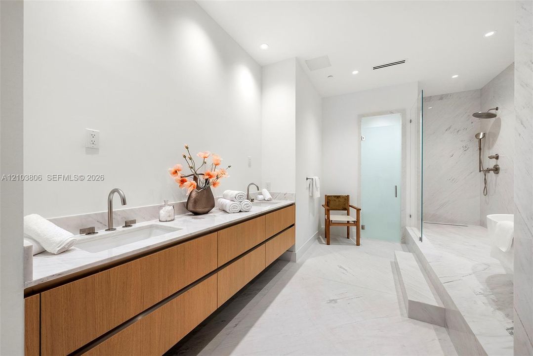 For Sale: $6,900,000 (5 beds, 4 baths, 0 Square Feet)
