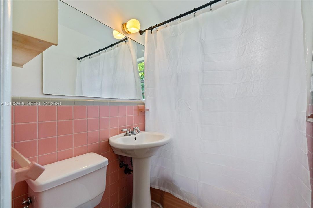 For Sale: $699,900 (3 beds, 2 baths, 1673 Square Feet)