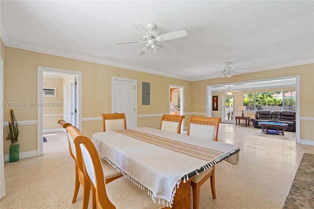 For Sale: $699,900 (3 beds, 2 baths, 1673 Square Feet)