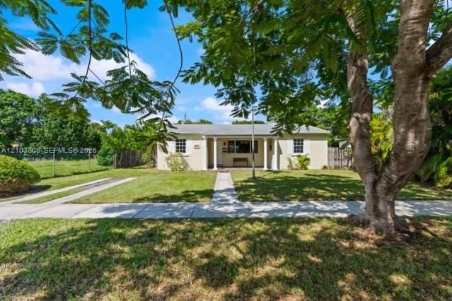 For Sale: $699,900 (3 beds, 2 baths, 1673 Square Feet)