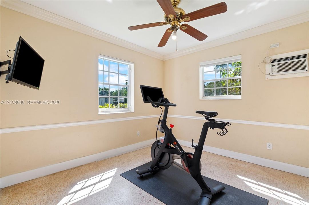 For Sale: $699,900 (3 beds, 2 baths, 1673 Square Feet)