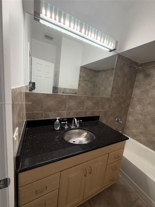 For Rent: $4,750 (3 beds, 3 baths, 1500 Square Feet)