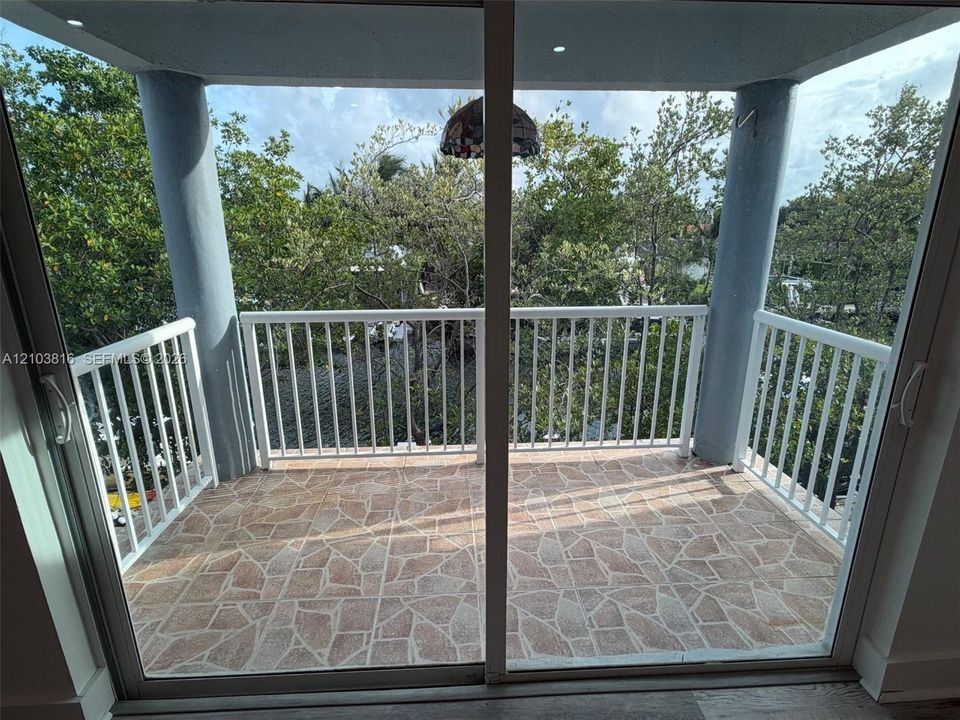 For Rent: $4,750 (3 beds, 3 baths, 1500 Square Feet)