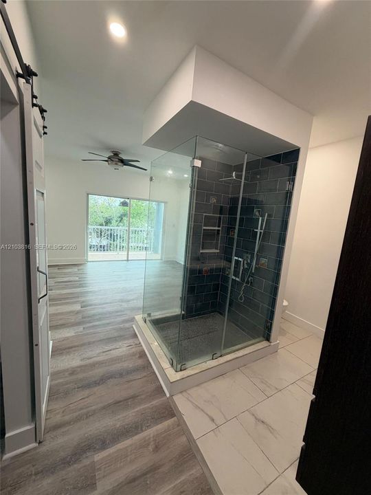 For Rent: $4,750 (3 beds, 3 baths, 1500 Square Feet)