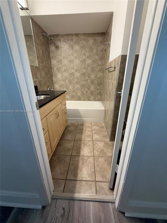 For Rent: $4,750 (3 beds, 3 baths, 1500 Square Feet)